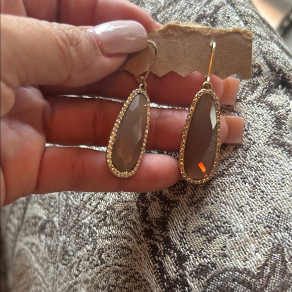 Jewelry - Elegant Brown Teardrop Earrings